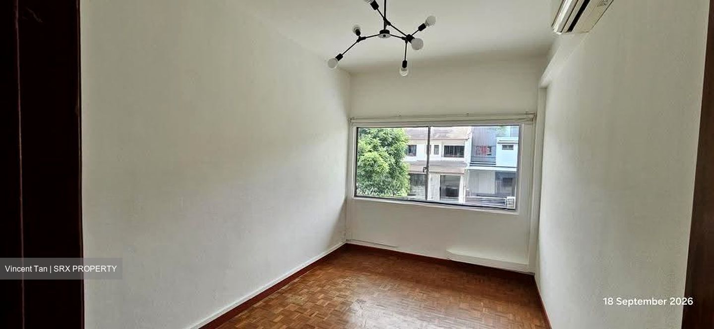 Golden Hill Estate (D19), Terrace #629234891